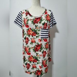 Lovely J Short Sleeve Floral Top